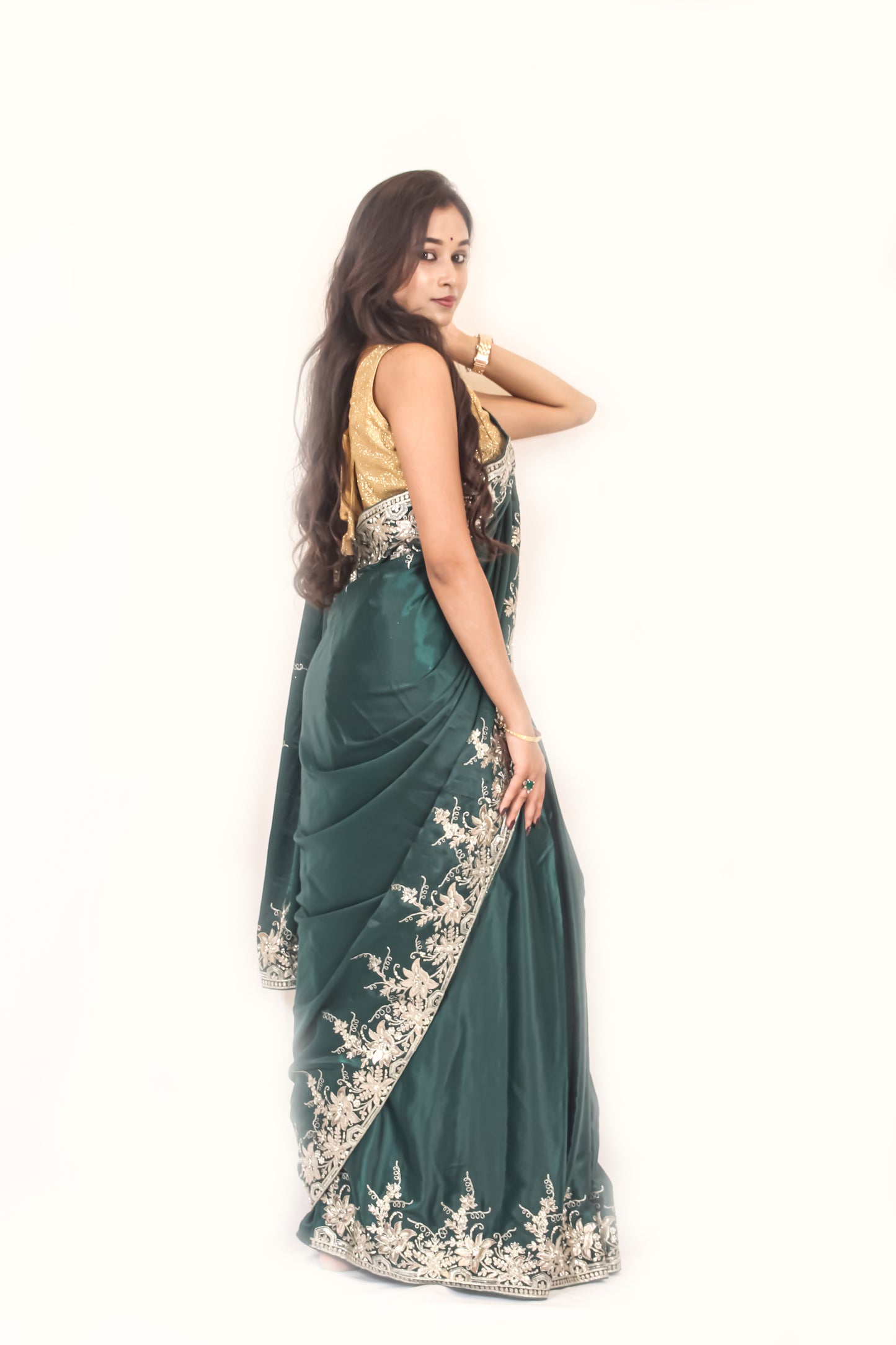 Bottle Green Crape Chiffon Saree with Silver Zari Work & Stone Detailing – Stylish & Sophisticated.