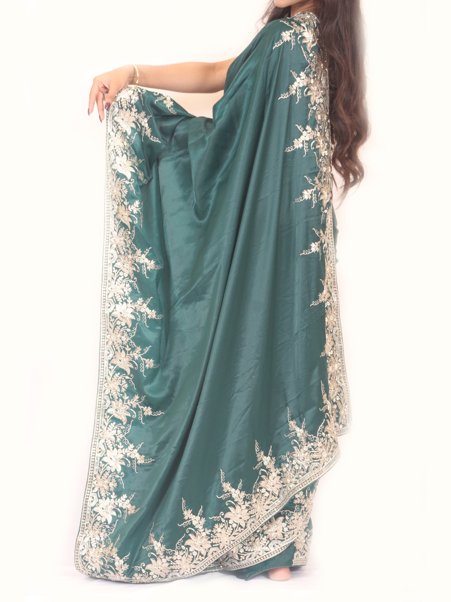 Bottle Green Crape Chiffon Saree with Silver Zari Work & Stone Detailing – Stylish & Sophisticated.