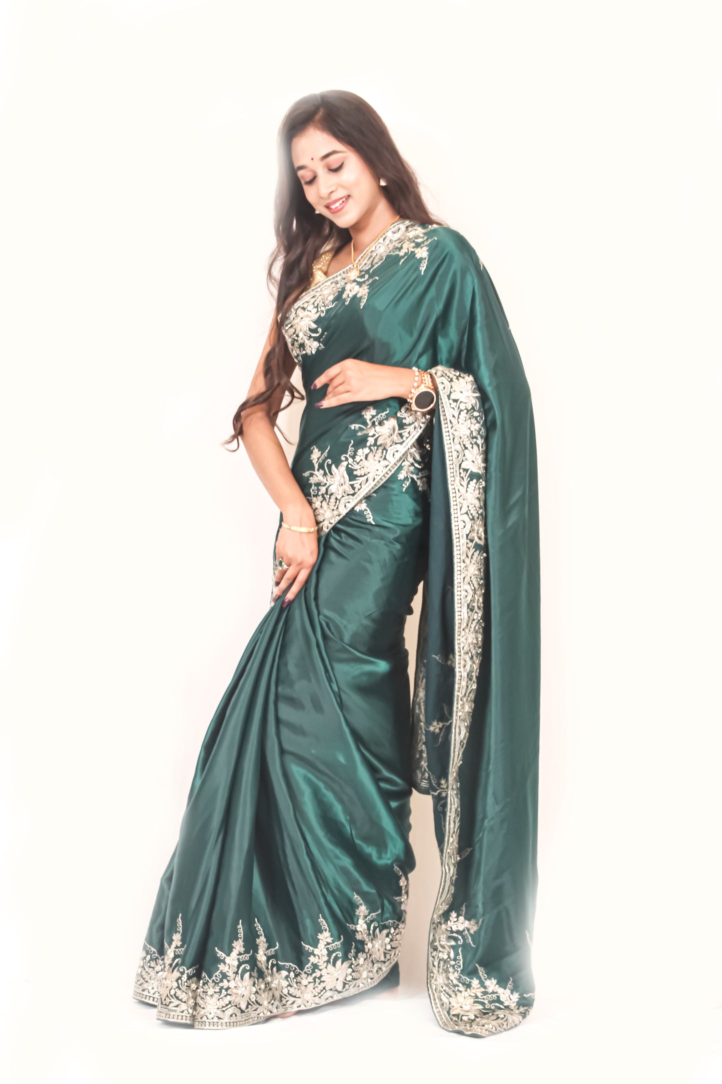 Bottle Green Crape Chiffon Saree with Silver Zari Work & Stone Detailing – Stylish & Sophisticated.