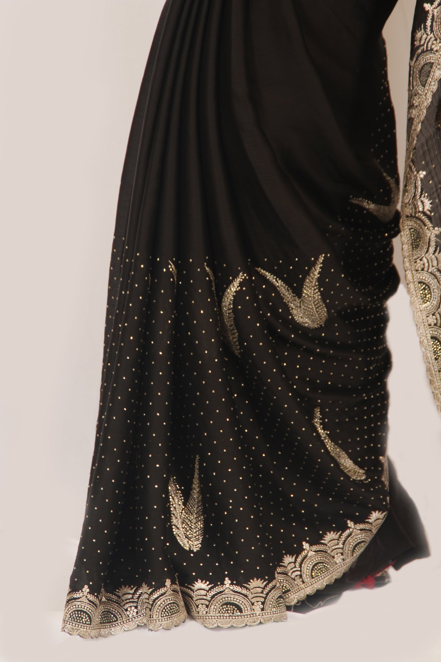 Black Crape Chiffon Saree with Zari Border & Stone Work – Stylish & Elegant